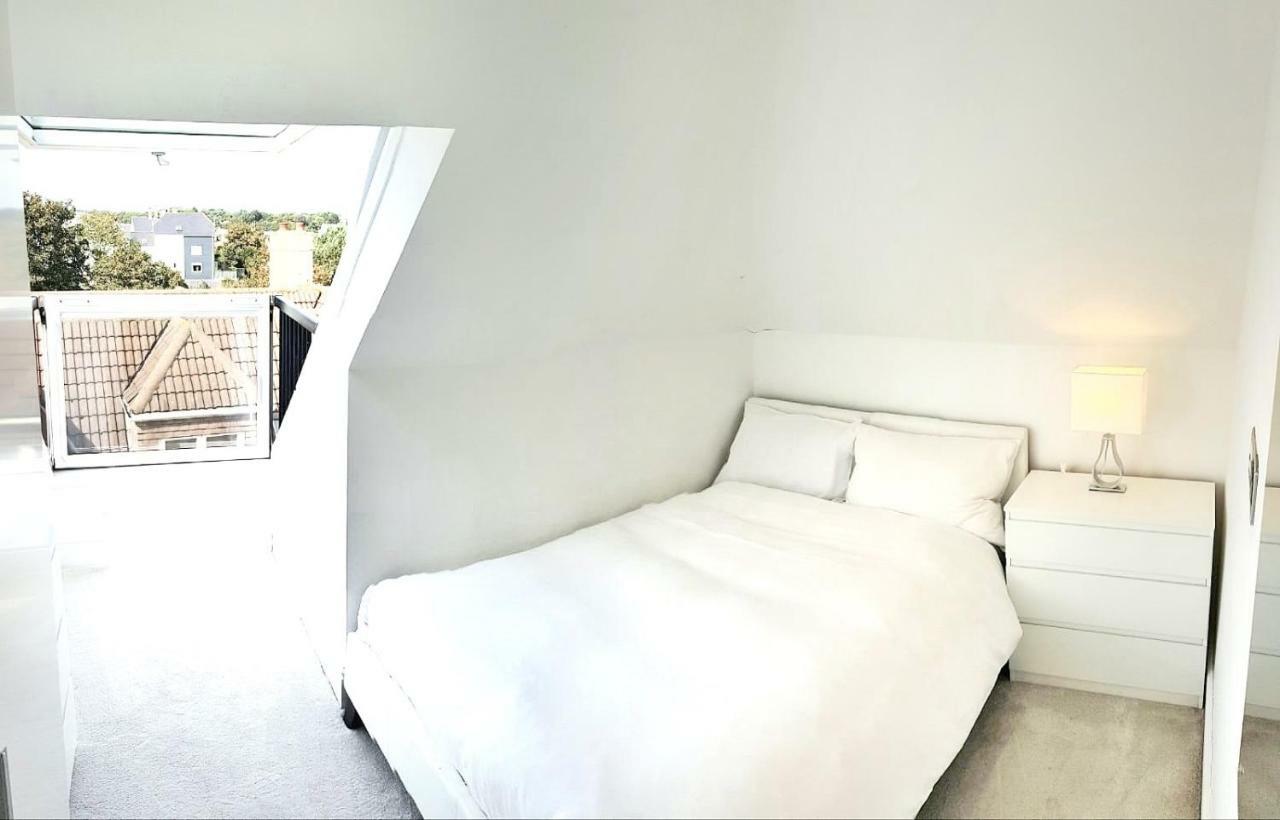 Stunning Luminous Penthouse/ 2Beds 2Baths Apartman Bournemouth Kültér fotó
