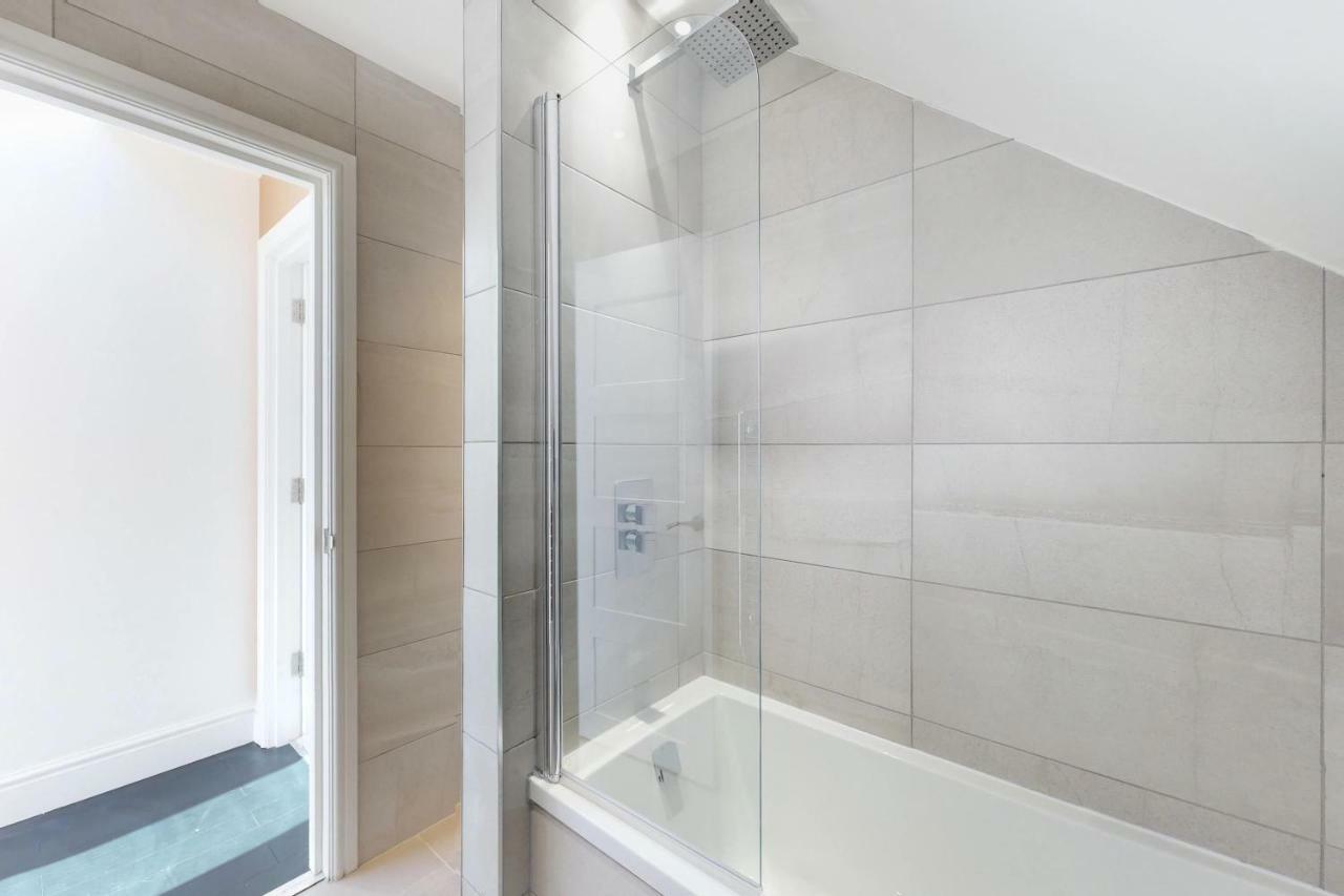 Stunning Luminous Penthouse/ 2Beds 2Baths Apartman Bournemouth Kültér fotó